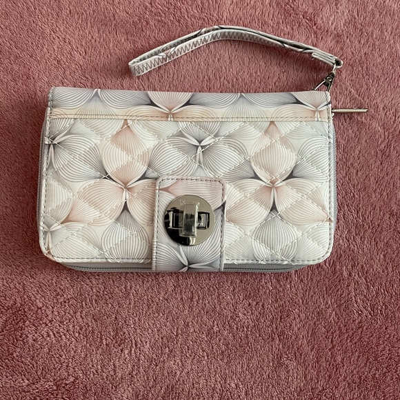 Handbags - Women’s multi card case with zipper pocket wristlet